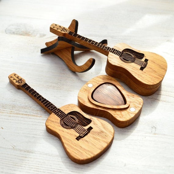 GuitarHolder - Guitar Pick Holder +3 Free Picks