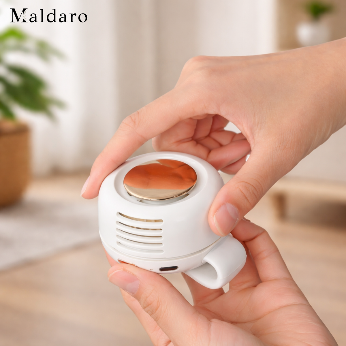ClipBreeze – Stay Cool Anywhere with Hands-Free Adjustable Airflow