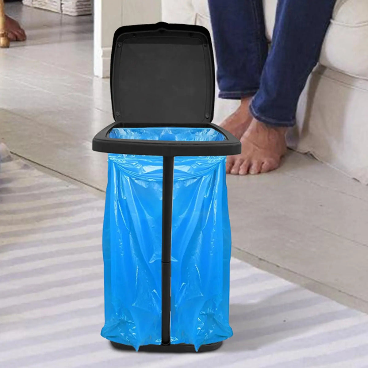 CleanLift – Holds Every Trash Bag Securely