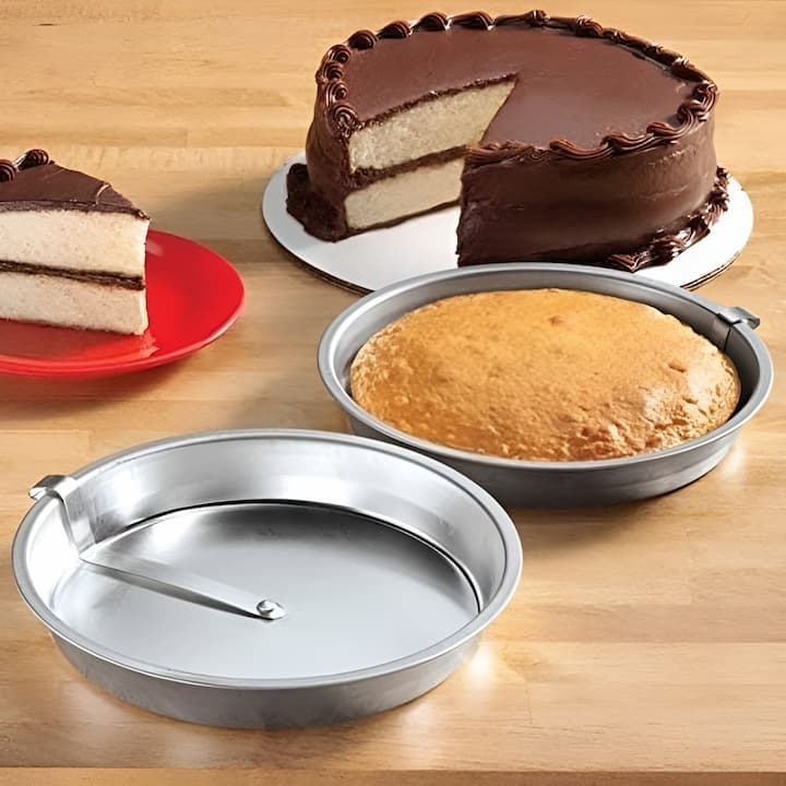 CakeGlide - Effortlessly and flawlessly release cakes every time