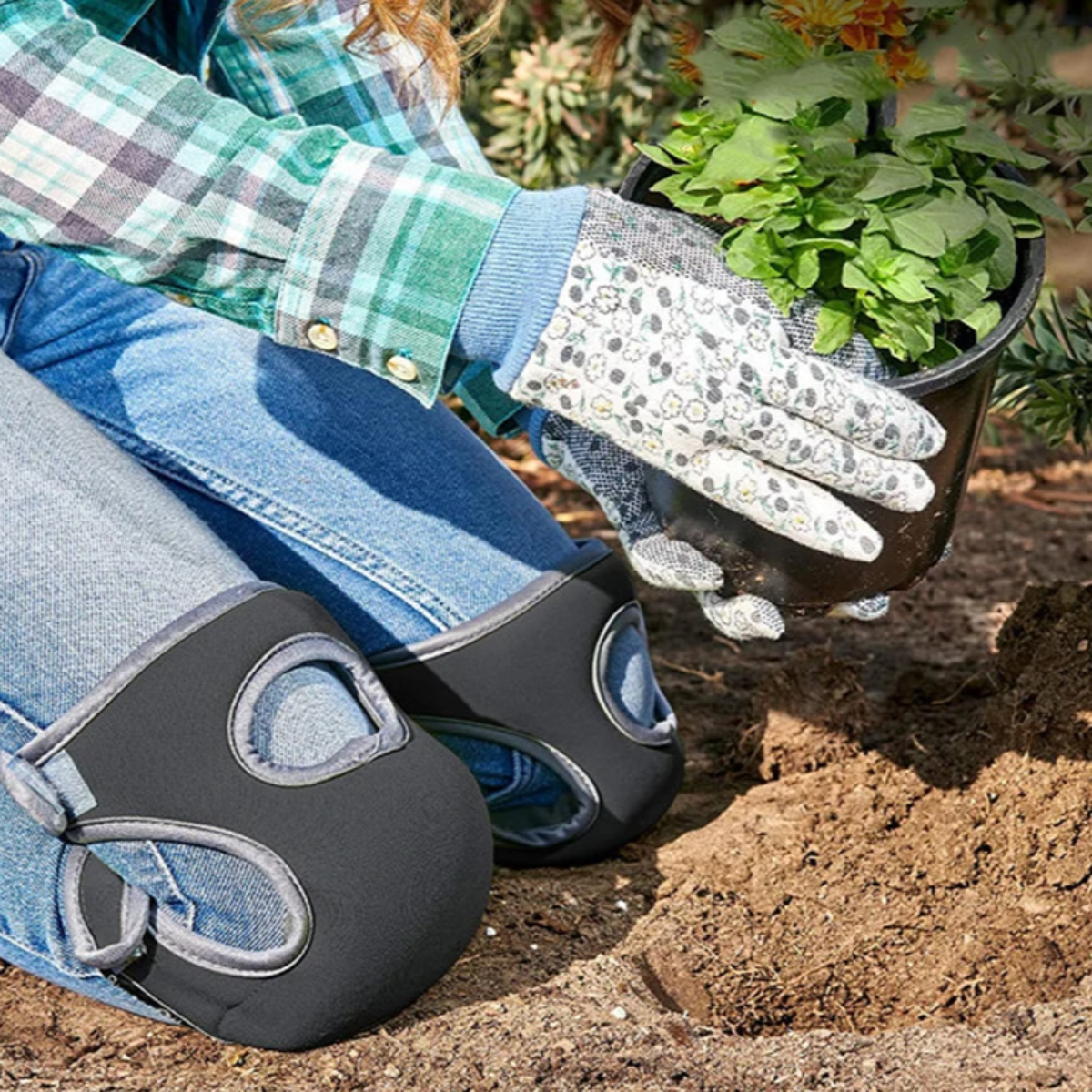GardenGuard – Longer Gardening Without Knee Pain or Discomfort