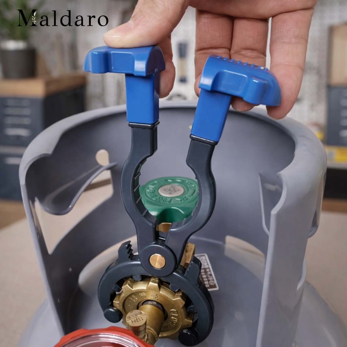 ValveMaster – Effortless Adjustment of All Common Gas Cylinder Pressure Valves