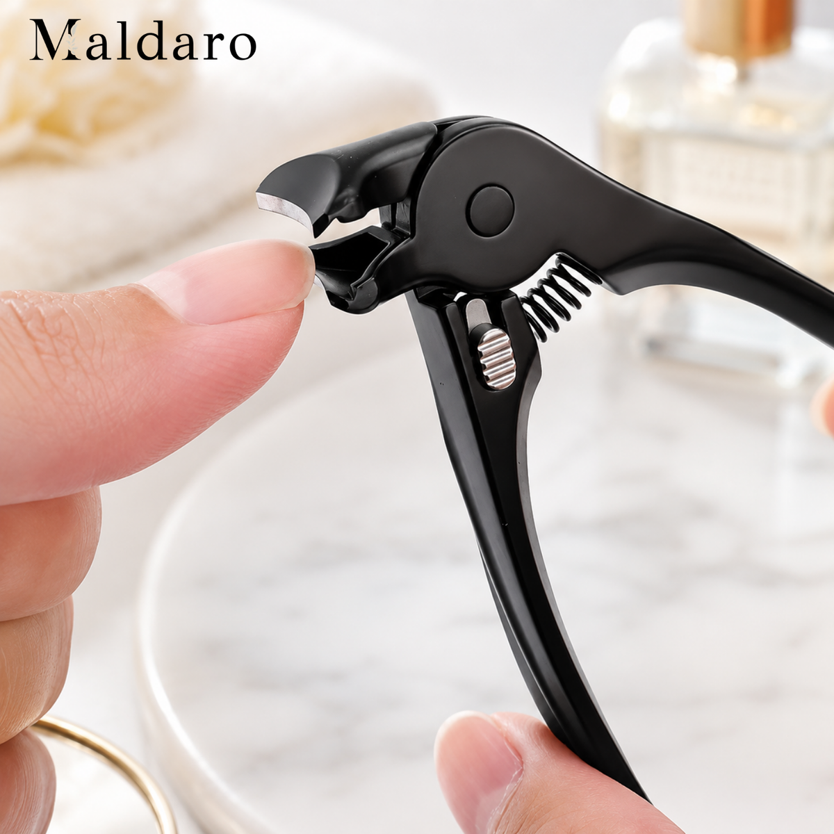 NailSwift - Easily, Painlessly, and Cleanly Trim Thick Nails