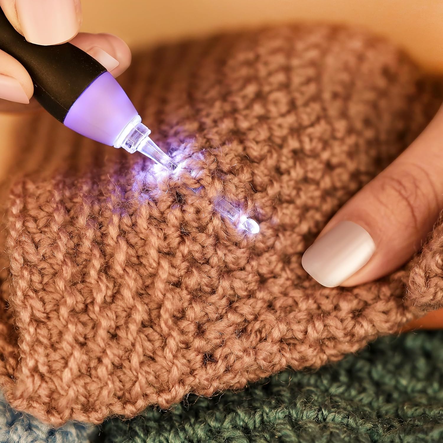 BrightLoop – Crochet Without Eye Strain, In Any Light!