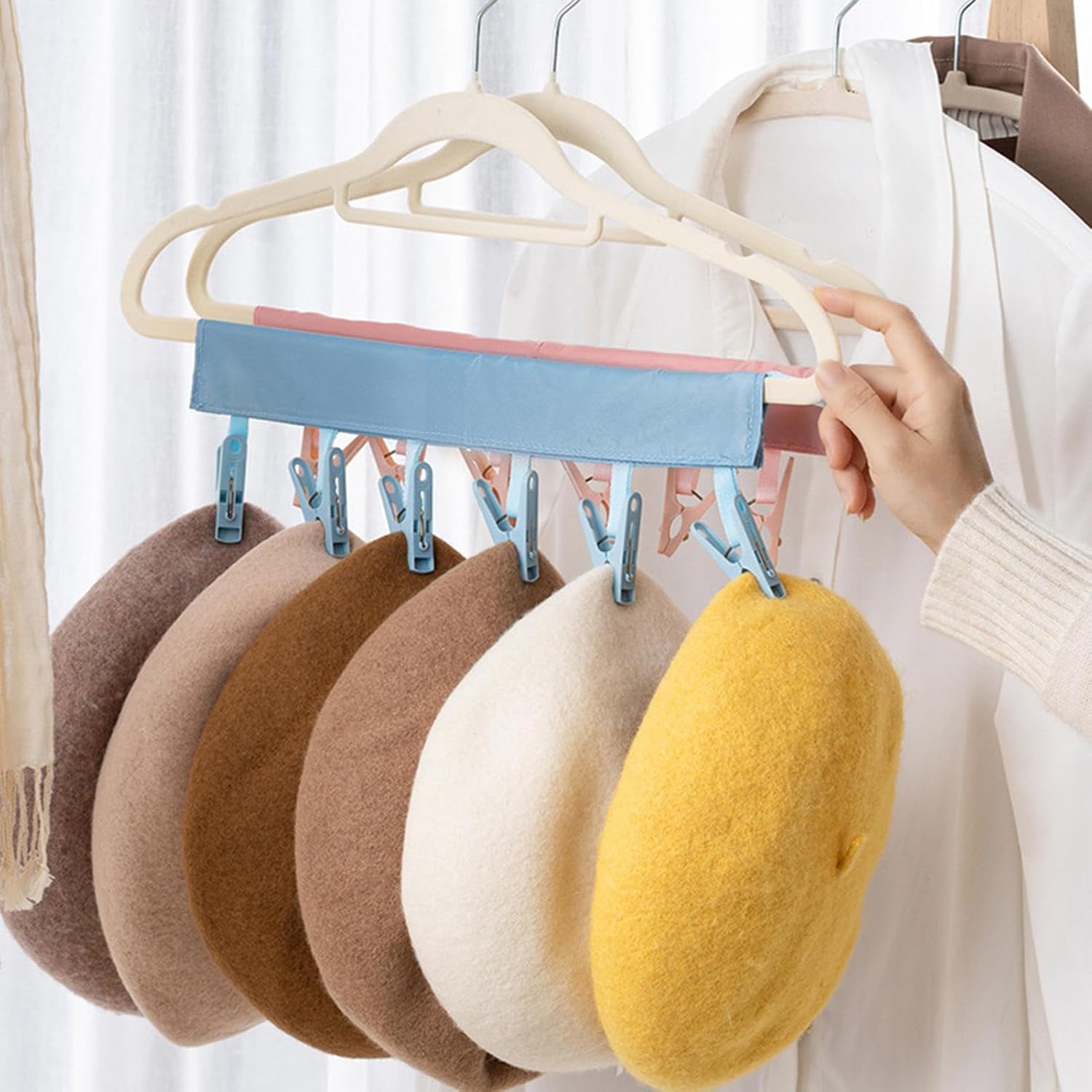 2+2 FREE | TravelHanger – Order Everywhere, No Matter Where You Go!
