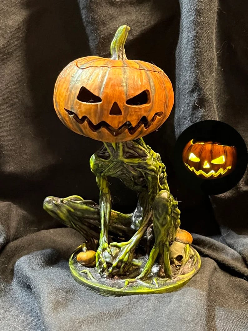 GraveGlow – The Pumpkin Man from the Swamp!
