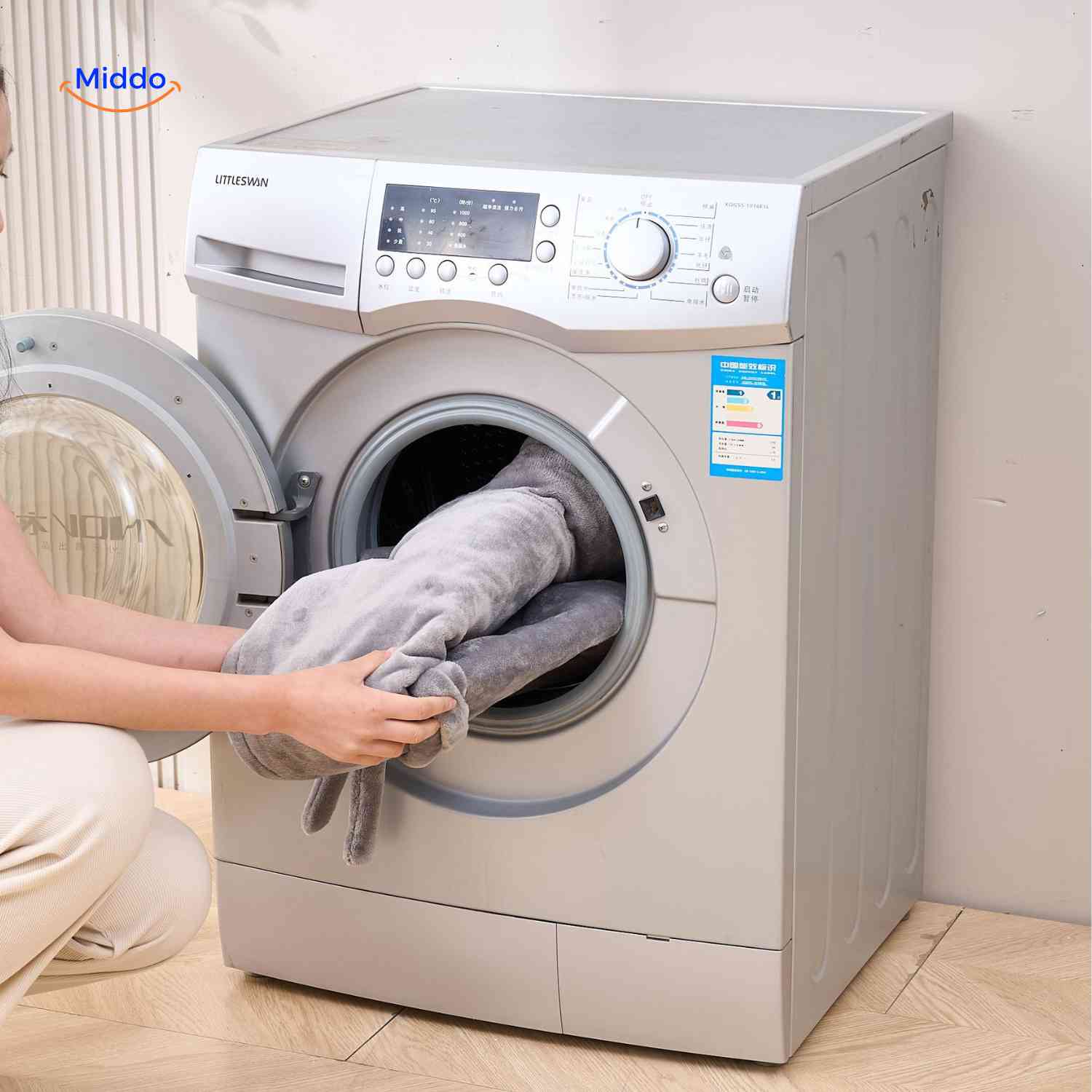 WarmHug – Soothing Warmth for Neck, Shoulders & Back