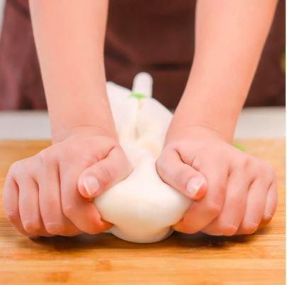 CleanBake – Knead Dough Without Mess!