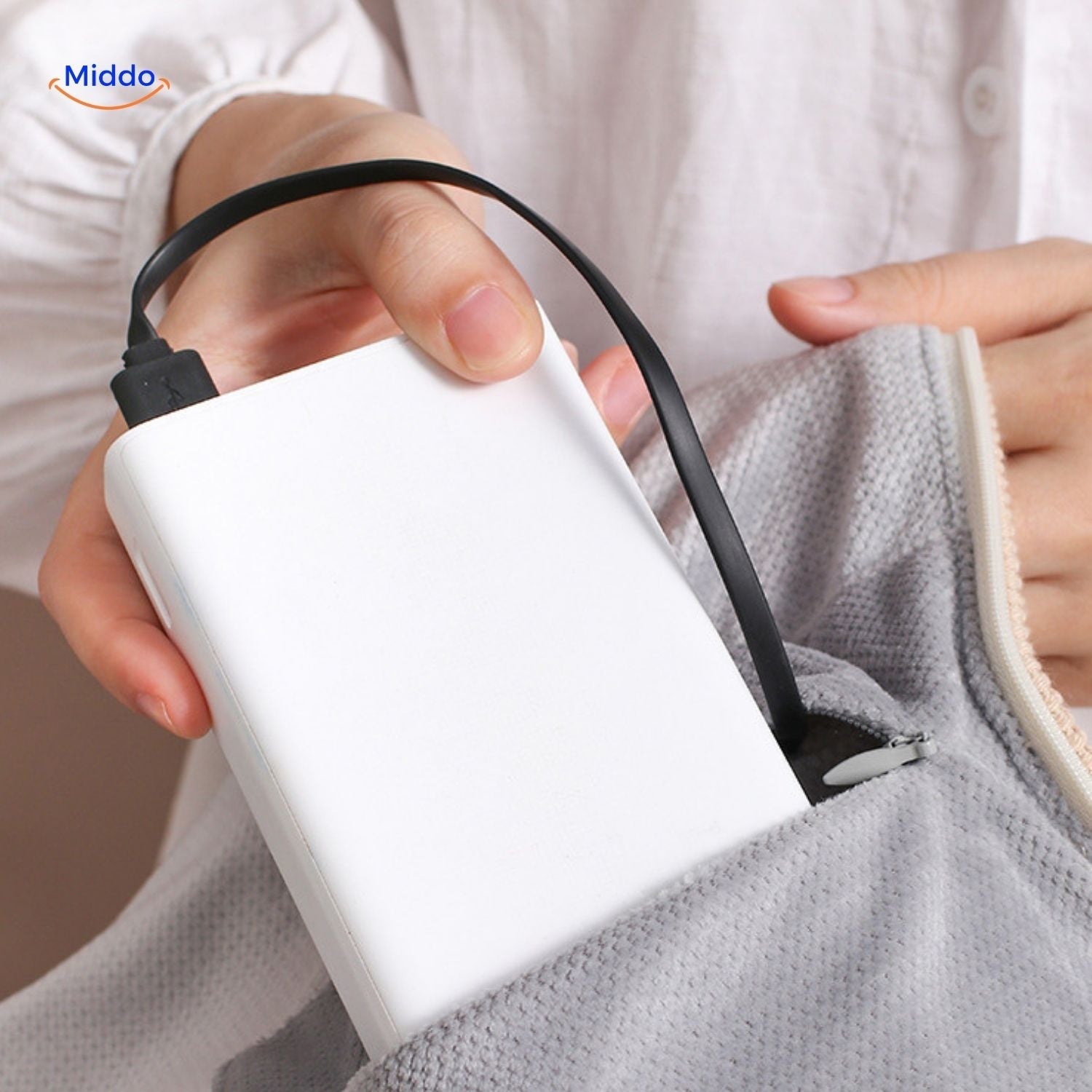 WarmLuxe – The USB Heated Scarf with Graphene Technology for Cozy Warmth