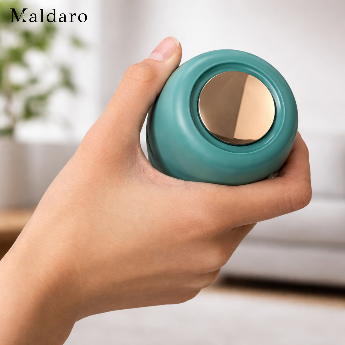 ClipBreeze – Stay Cool Anywhere with Hands-Free Adjustable Airflow