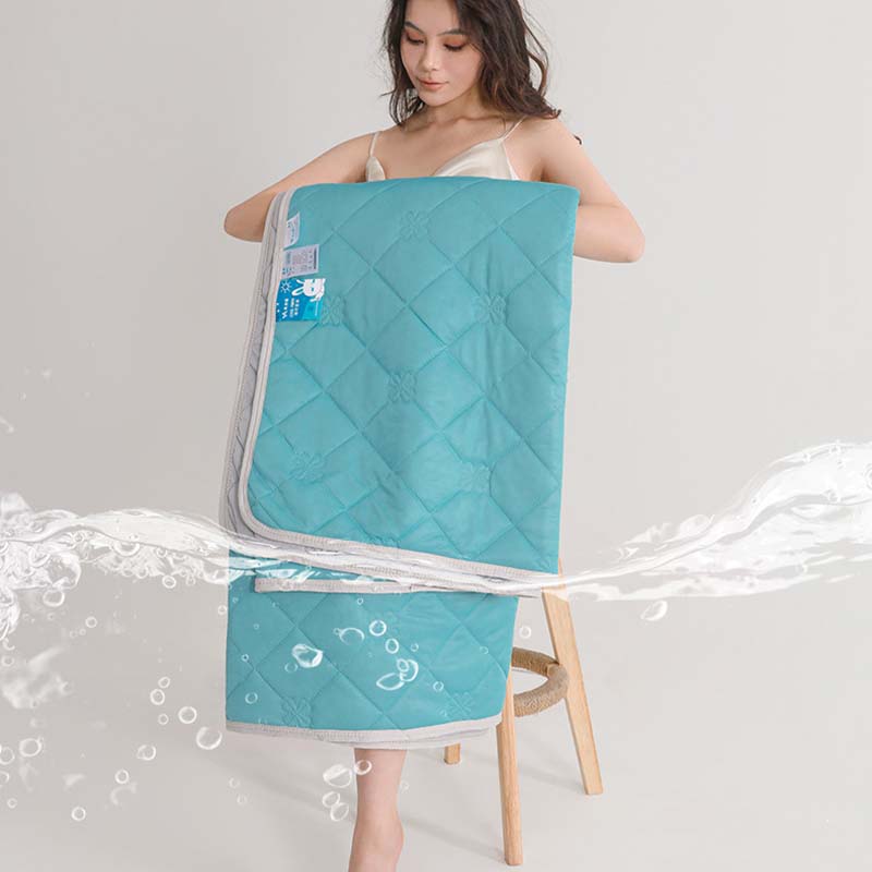 ChillBreeze – The Blanket for Restful Sleep on Hot Nights!