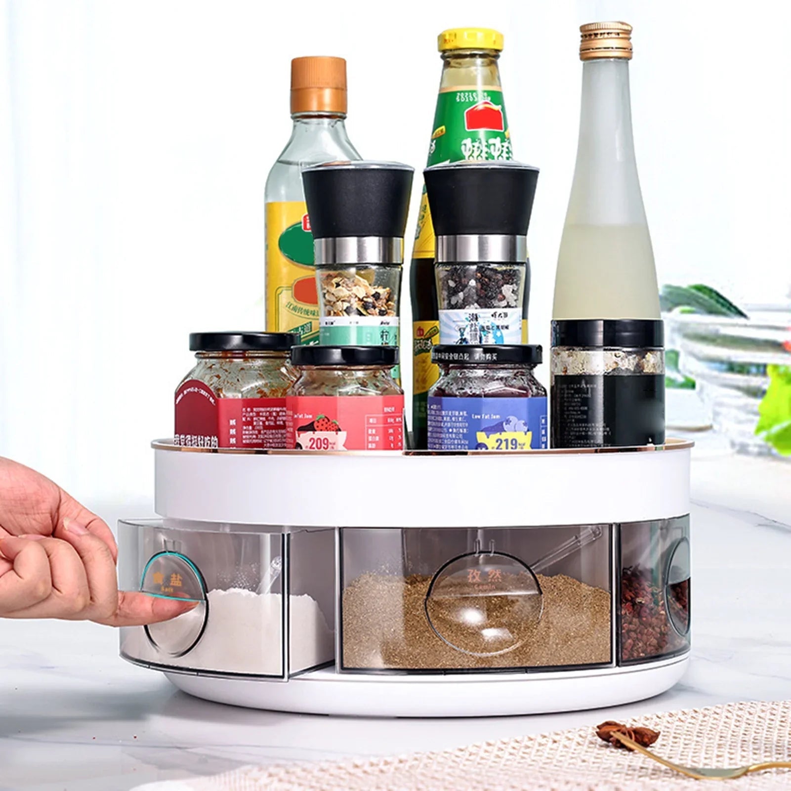 SpiceTurn – Your Spices Always Within Reach!
