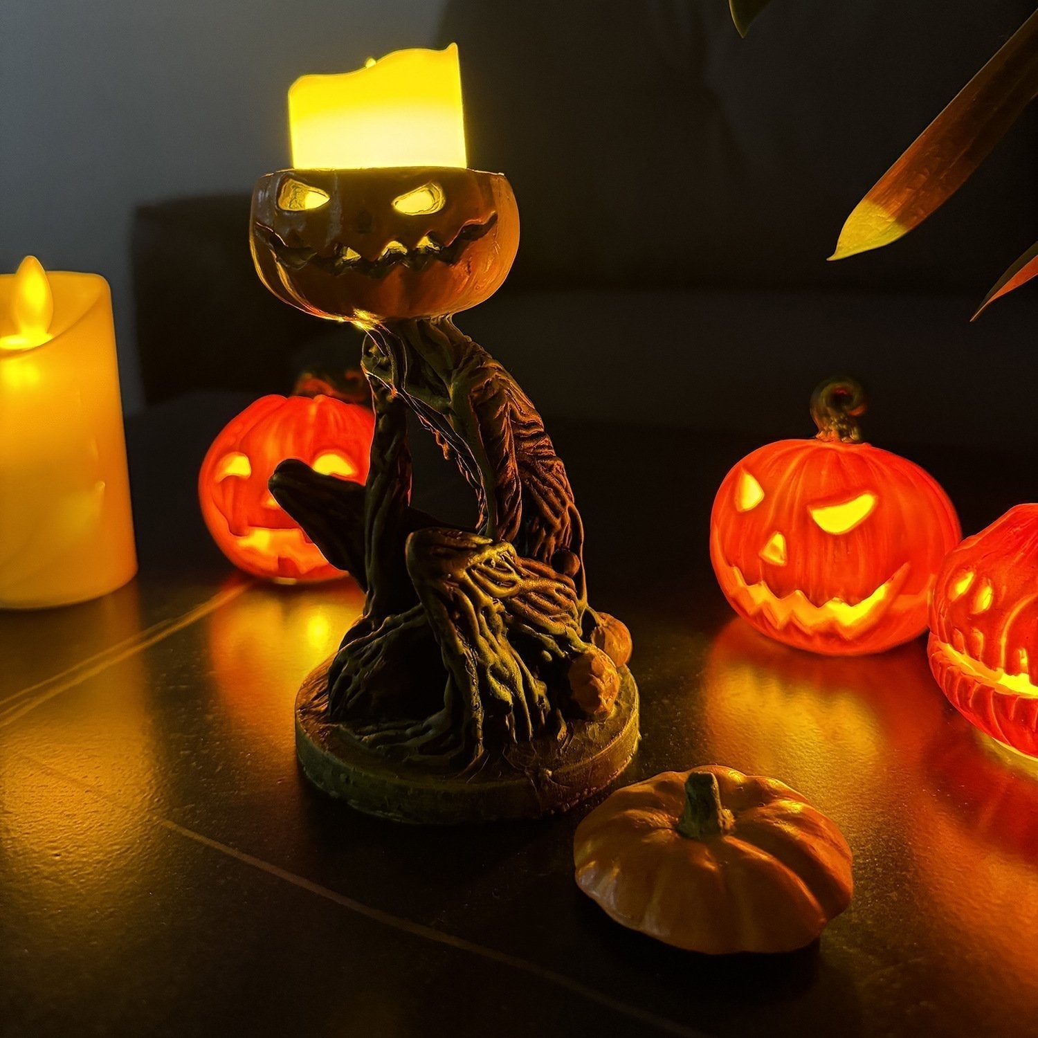 GraveGlow – The Pumpkin Man from the Swamp!