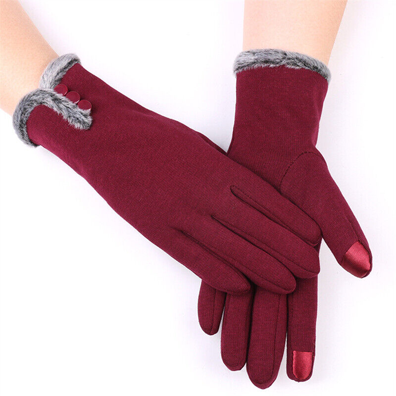 WinterPlush – Stay Warm and Use Your Phone Anywhere and Anytime