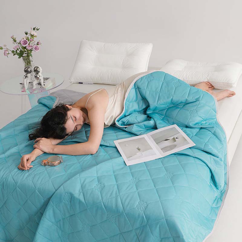 ChillBreeze – The Blanket for Restful Sleep on Hot Nights!