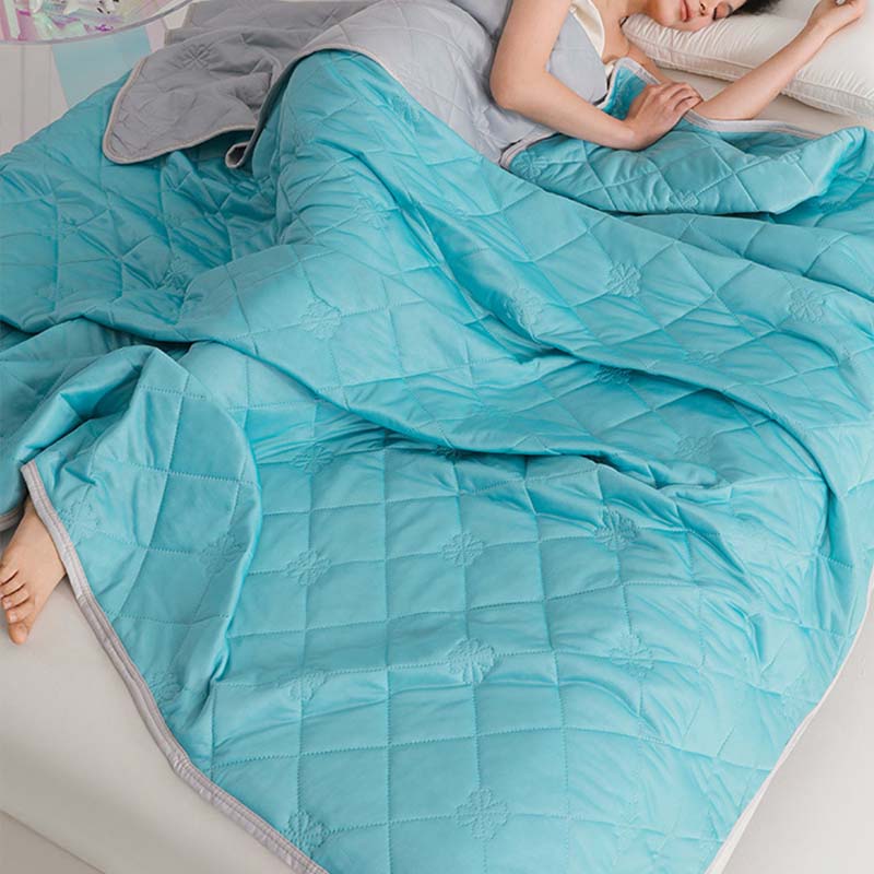 ChillBreeze – The Blanket for Restful Sleep on Hot Nights!