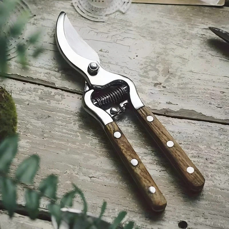 1+1 FREE | HerbiCut - Effortlessly clean cuts for healthy plants every time