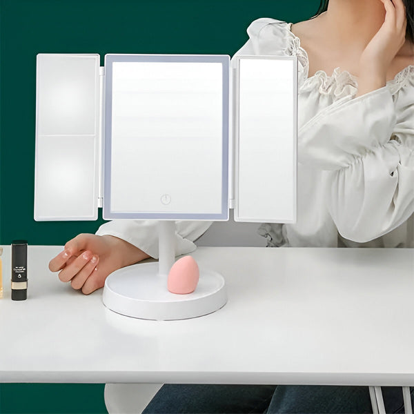 GlamLight – Your Perfect Makeup in Any Light!