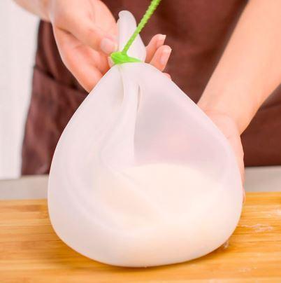 CleanBake – Knead Dough Without Mess!