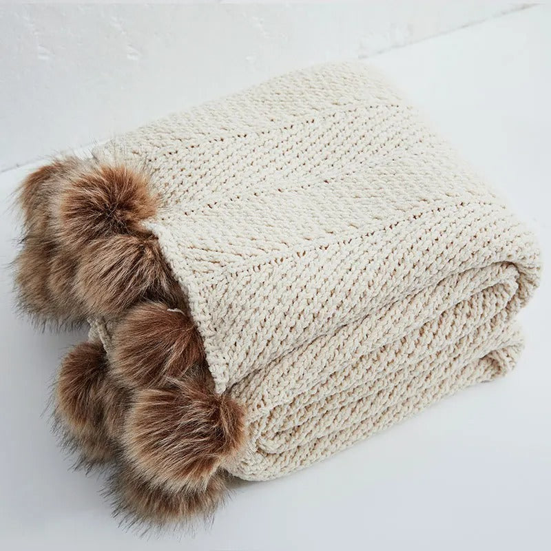 CozyPom – Stylish Cozy Comfort for Your Home
