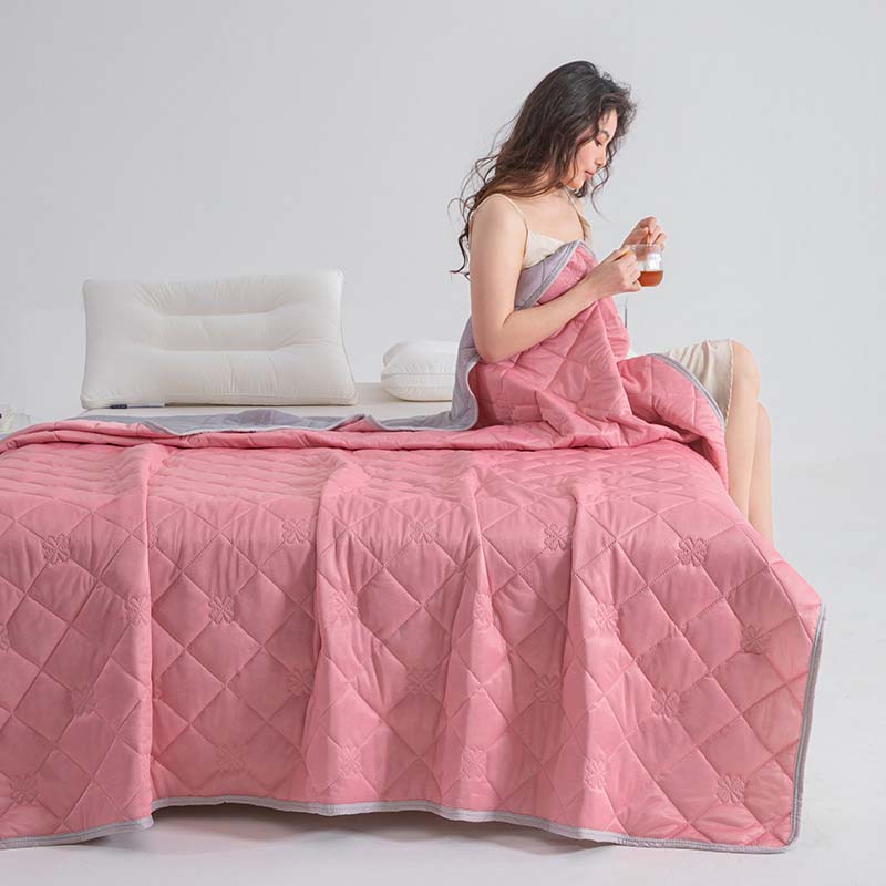ChillBreeze – The Blanket for Restful Sleep on Hot Nights!
