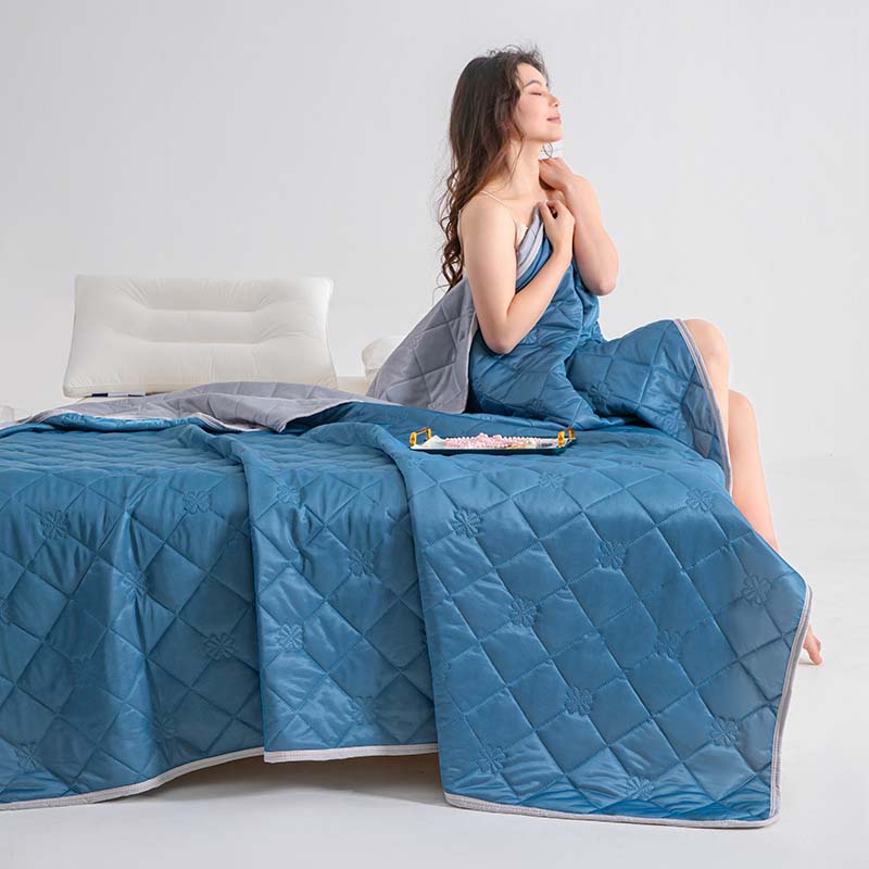 ChillBreeze – The Blanket for Restful Sleep on Hot Nights!