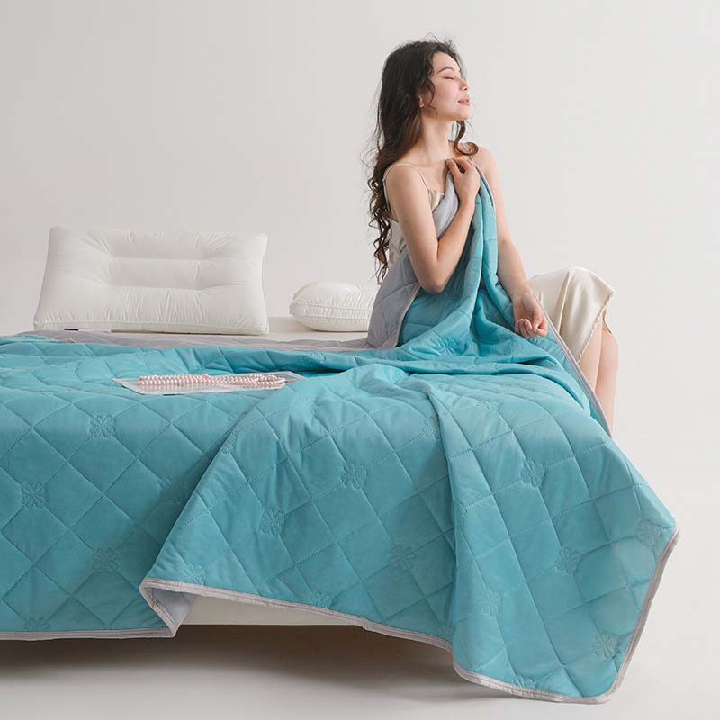 ChillBreeze – The Blanket for Restful Sleep on Hot Nights!